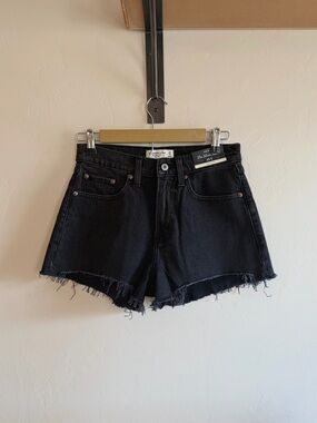 Abercrombie & Fitch The Mom Short High Rise